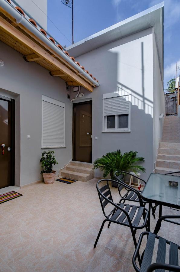 Renovated 2Bd House Close To Pireus Port Екстер'єр фото
