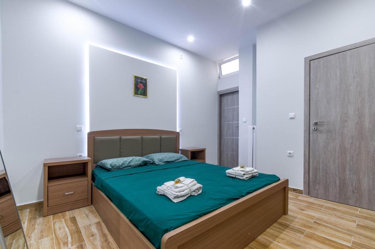 Renovated 2Bd House Close To Pireus Port Екстер'єр фото